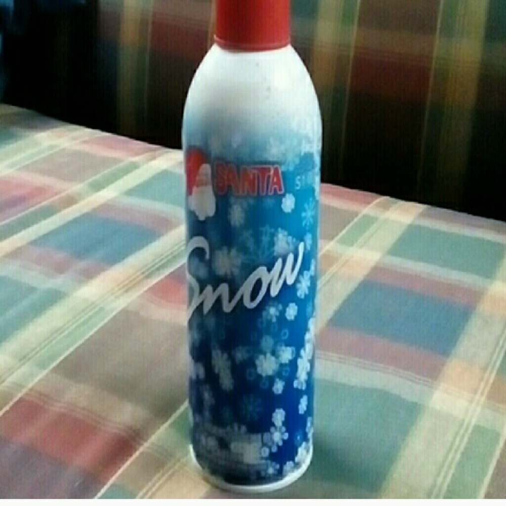 Decorative snow on a can 6.bundle